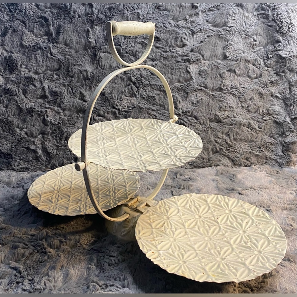 Elegant Cream Tiered Serving Tray